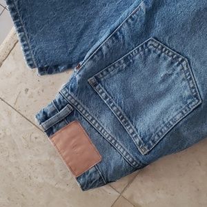 Zara Distressed Mom Jeans in Size 0